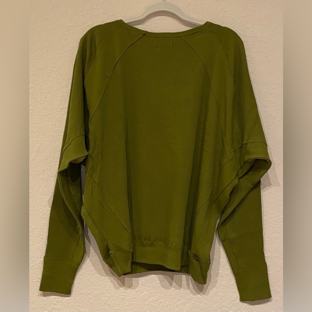 NWT Free People Santa Clara Slouchy Thermal Waffle Knit Top Army Green Size M - Picture 7 of 13